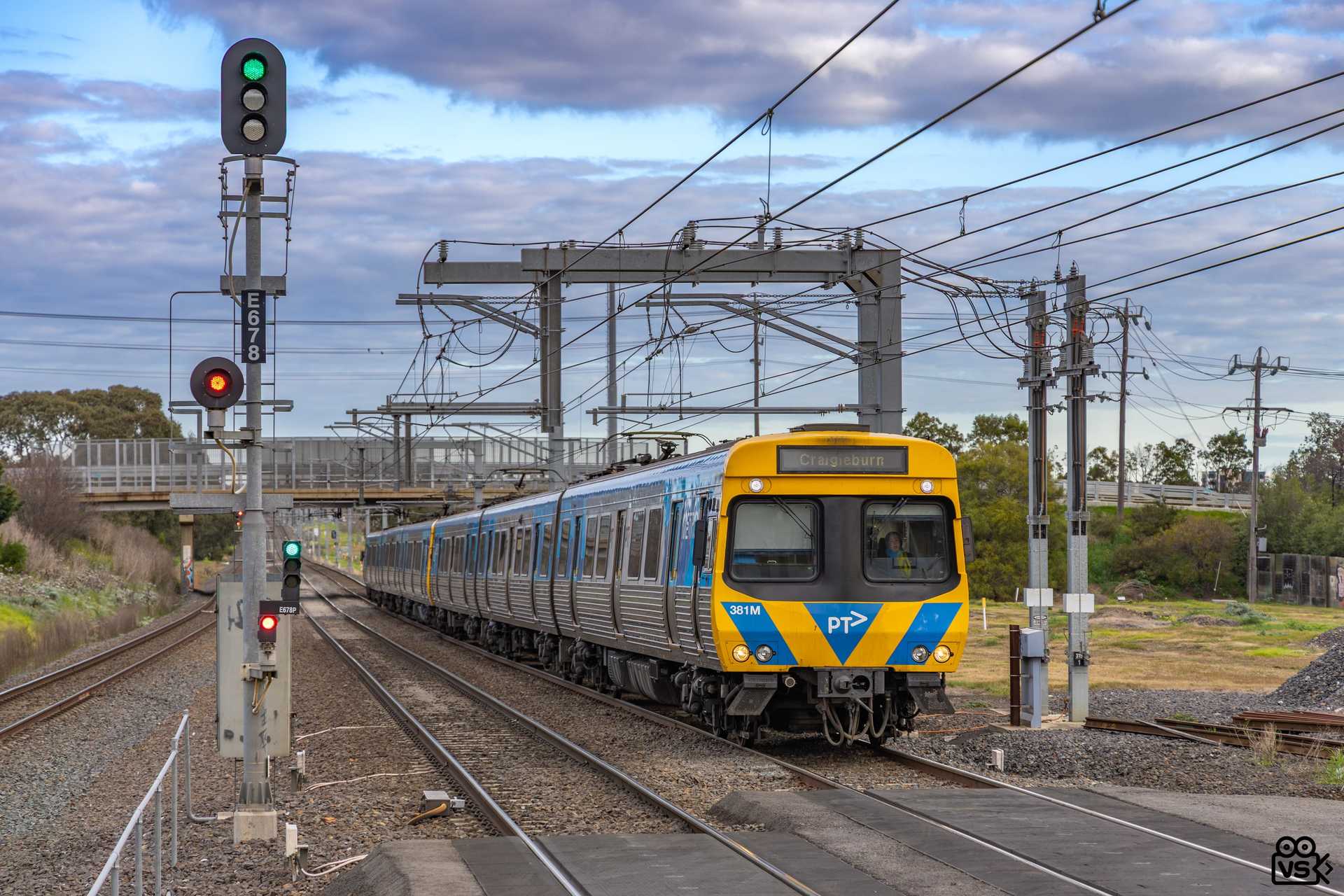 381M, Coolaroo