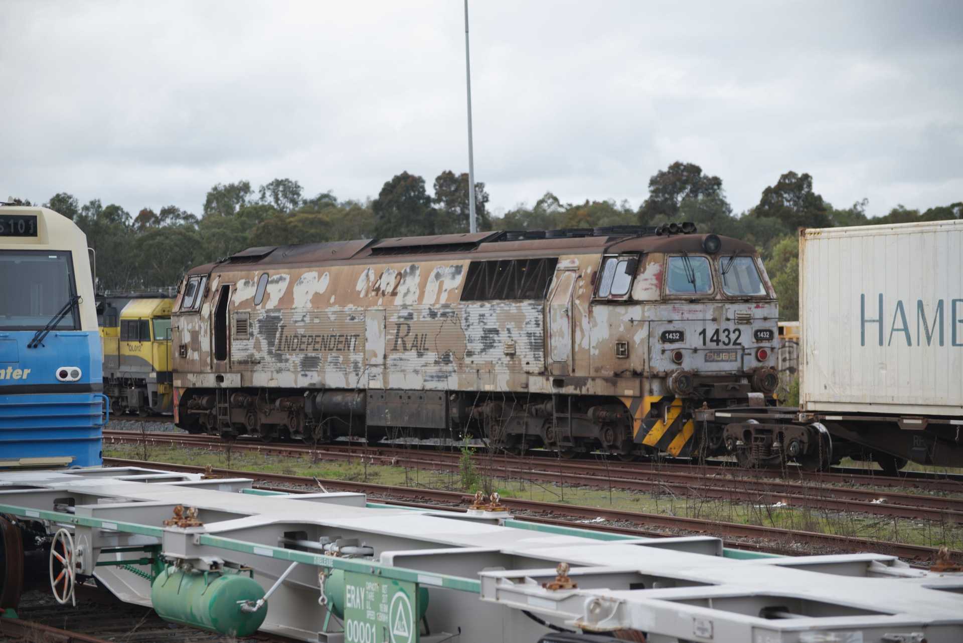 MZ1432 Leading MW7's Shunt Back to VISY